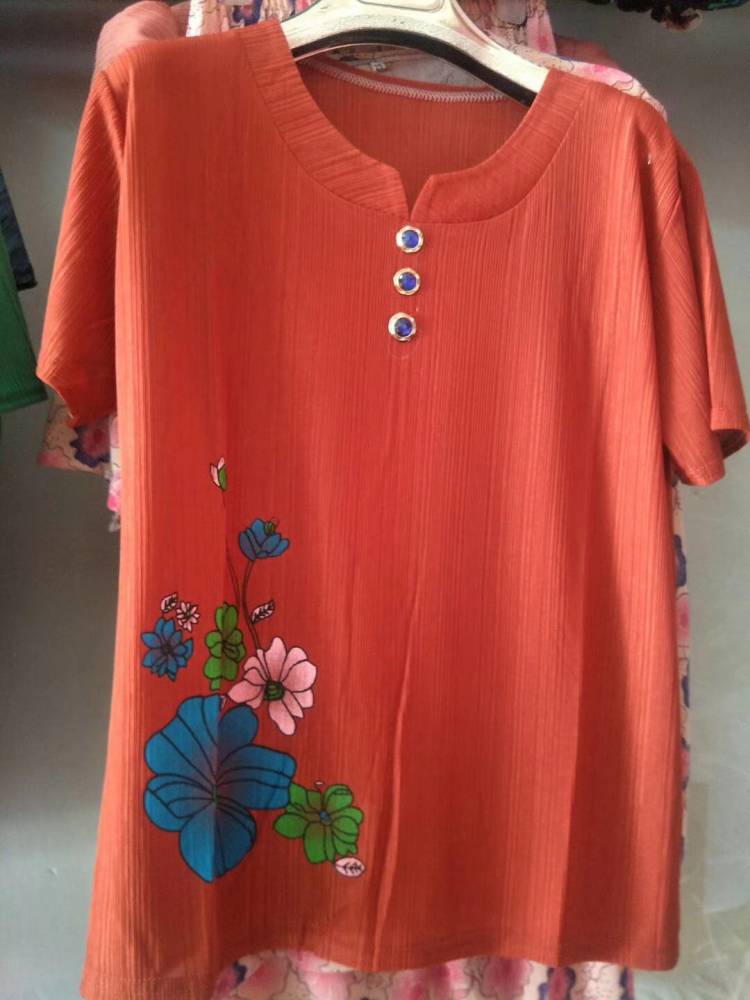 德陽服裝批發(fā)市場(chǎng)探秘 廣場(chǎng)舞阿姨裝10元起，年輕媽媽裝半袖5元拿貨